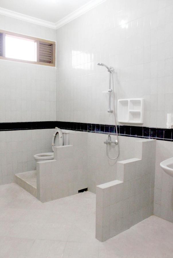 Tirto 27 Homestay Yogyakarta Exterior photo